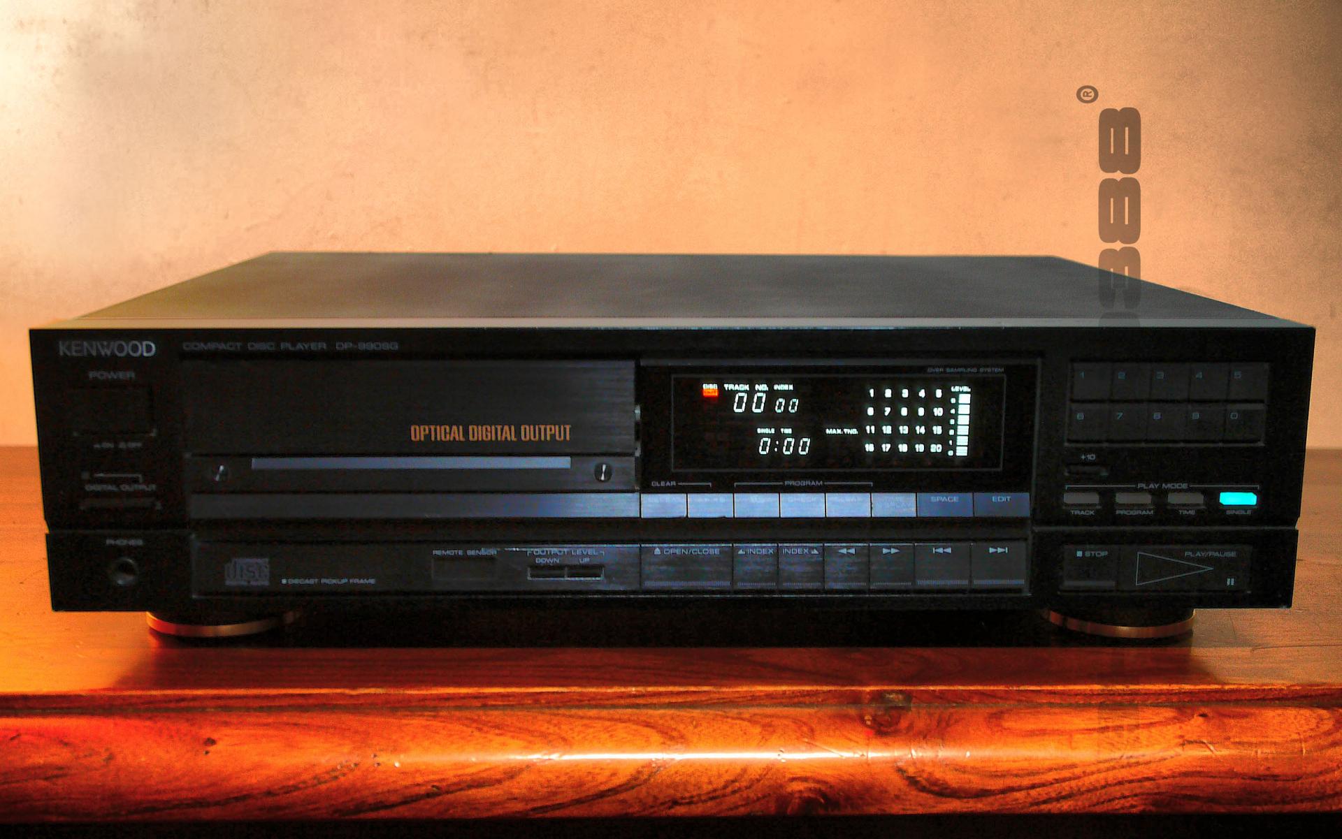 excellent KENWOOD DP 990SG vintage cd player with PCM DAC excellent KENWOOD DP 990SG vintage cd player with PCM DAC